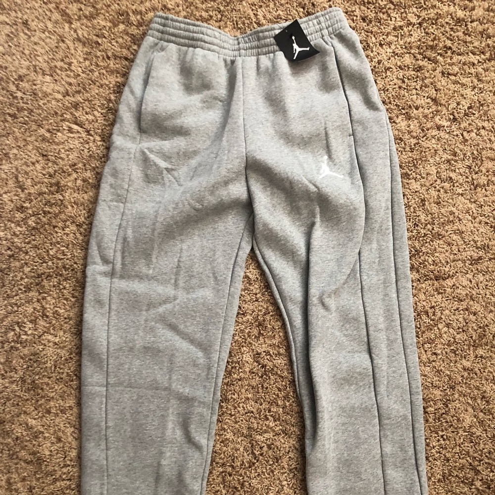 NWT Men’s Jordan sweats Size L